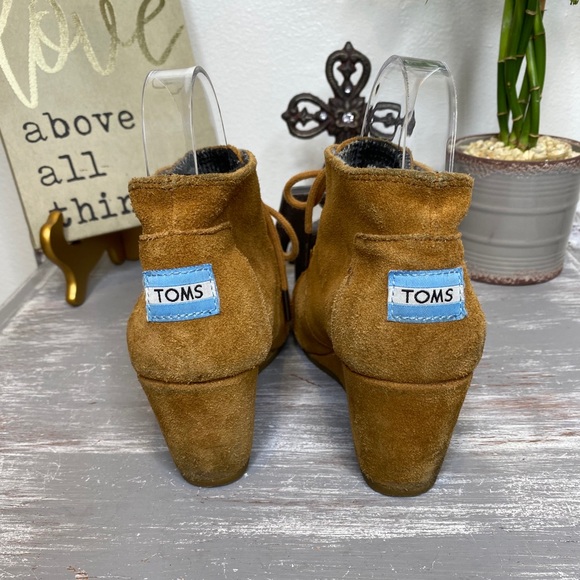 TOMS camel tan brown desert wedge lace up ankle boots booties size 7 - Picture 3 of 9